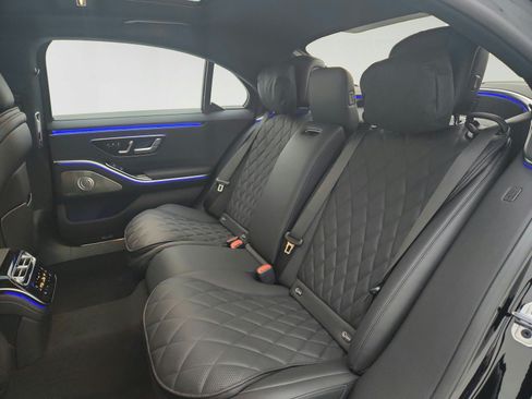 Certified 2025 Mercedes-Benz S 580 4MATIC Sedan image 18