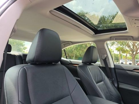 Used 2013 Lexus ES 350 w/ Luxury Pkg FWD image 11