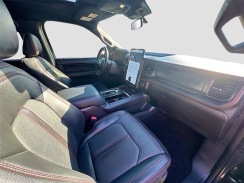 Used 2023 Ford Expedition Limited image 16