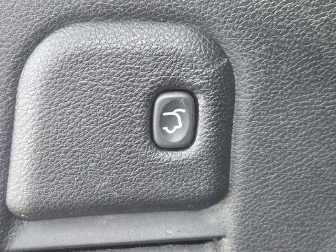 Used 2017 Jeep Grand Cherokee Limited w/ Luxury Group II image 30