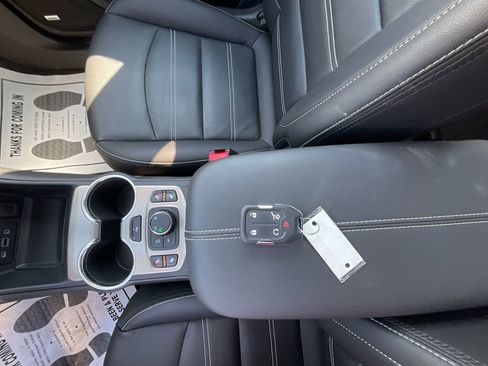 Used 2024 GMC Terrain Denali AWD/4WD image 32