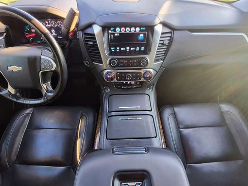 Used 2020 Chevrolet Suburban Premier image 18