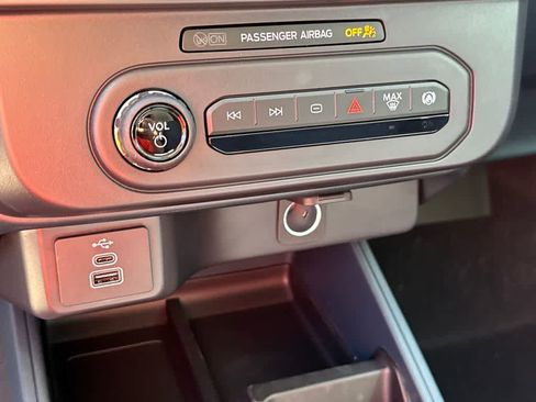 New 2025 Ford Maverick XL image 24
