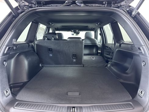 New 2025 Jeep Grand Cherokee Altitude image 6