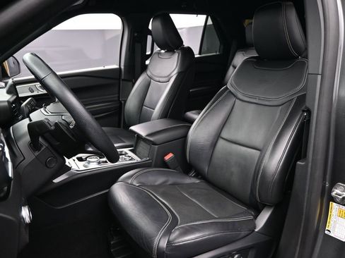 Used 2020 Ford Explorer ST image 25
