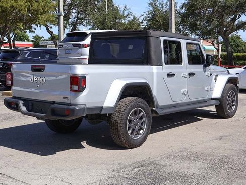 Used 2022 Jeep Gladiator Overland image 7