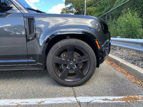 Certified 2024 Land Rover Defender 110 V8 image 9