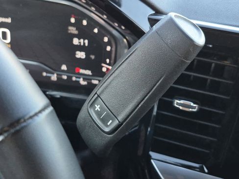 Certified 2025 GMC Sierra 1500 SLT image 23