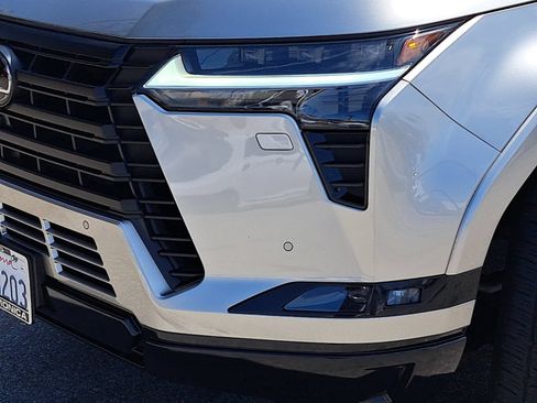 Used 2024 Lexus GX 550 w/ Accessory Package (2T) AWD/4WD image 35
