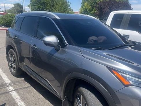 Used 2025 Nissan Rogue SL AWD/4WD image 3