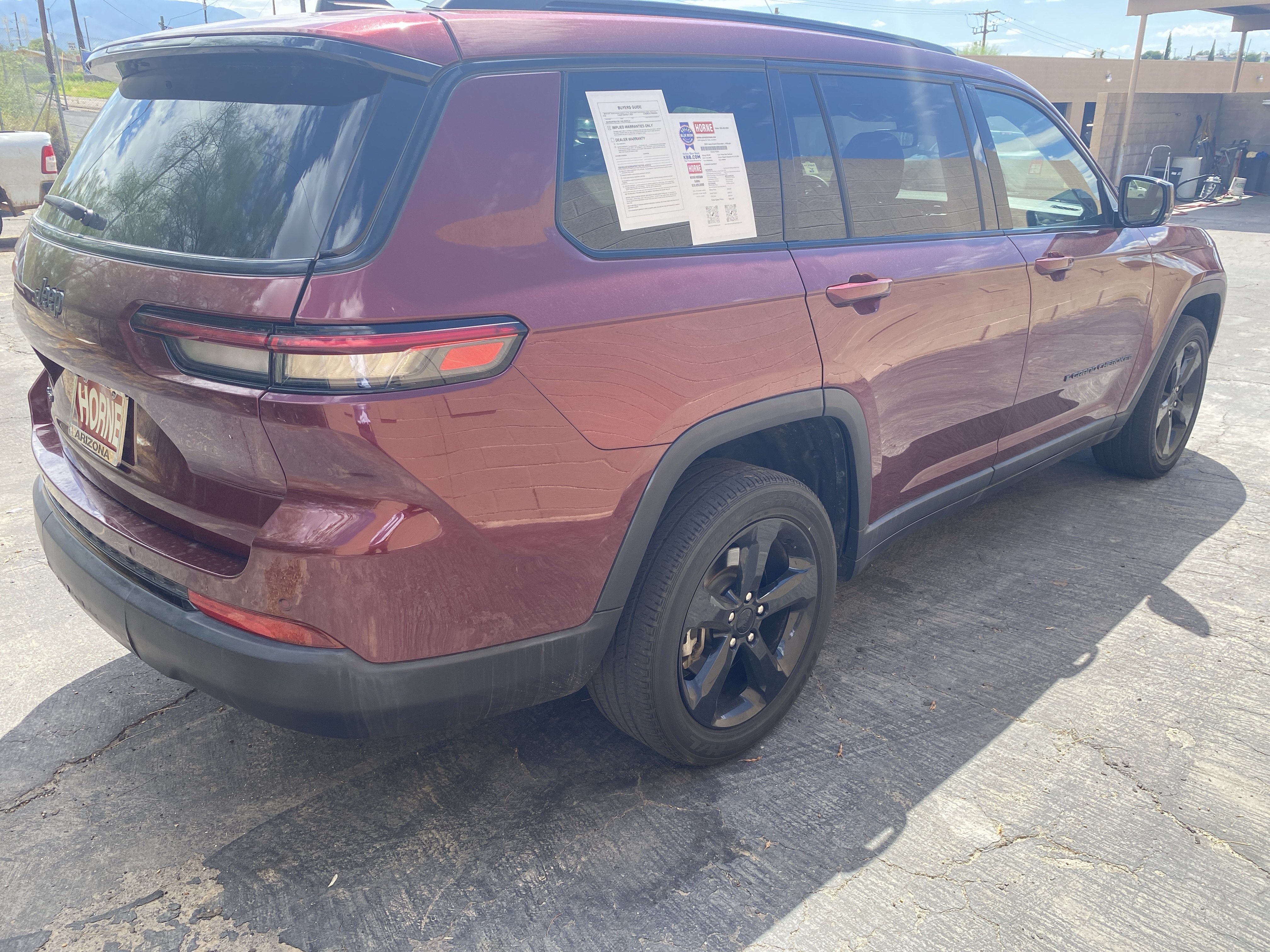 Used 2023 Jeep Grand Cherokee L Laredo AWD/4WD image 4