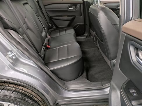 Used 2023 Nissan Rogue SV w/ SV Premium B Package image 26