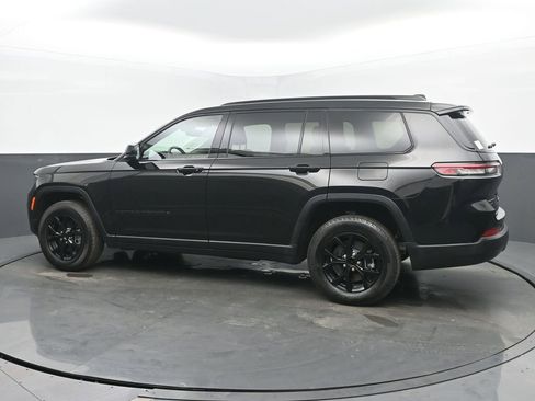 Used 2024 Jeep Grand Cherokee L Laredo AWD/4WD image 3
