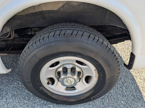 Used 2014 Chevrolet Express 3500 LT w/ LT Preferred Equipment Group RWD image 10