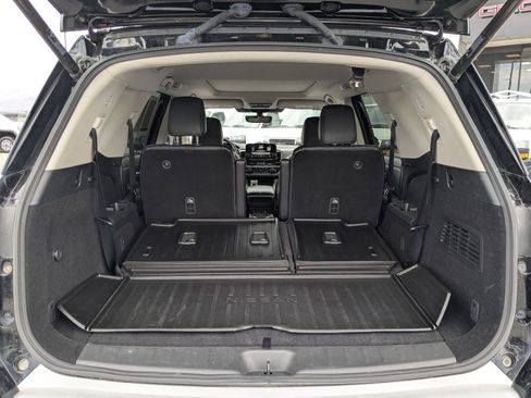 Used 2023 Nissan Pathfinder Platinum AWD/4WD image 34