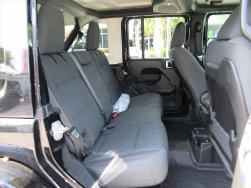 New 2026 Jeep Wrangler Unlimited Rubicon w/ Technology Group image 28