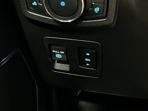 Used 2019 Ford F150 Lariat w/ Trailer Tow Package AWD/4WD image 14
