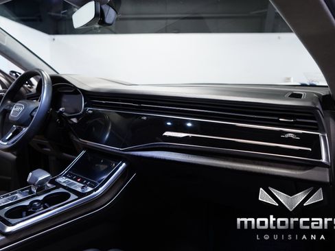 Used 2020 Audi Q8 Prestige image 30