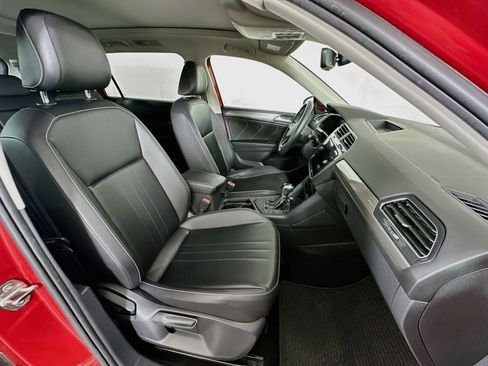 Used 2022 Volkswagen Tiguan SE FWD image 31