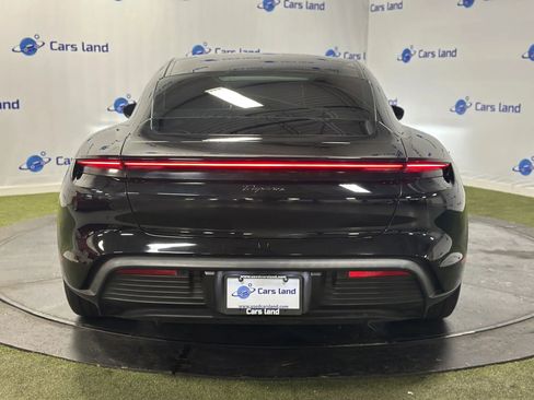 Used 2021 Porsche Taycan image 4