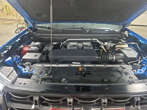 Used 2023 GMC Canyon AT4 w/ AT4 Premium Package image 32