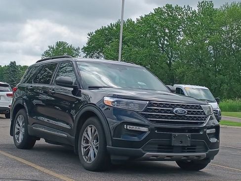 Used 2020 Ford Explorer XLT w/ Equipment Group 202A AWD/4WD image 1