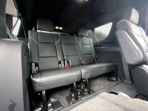 Used 2024 Cadillac Escalade ESV Premium Luxury image 28