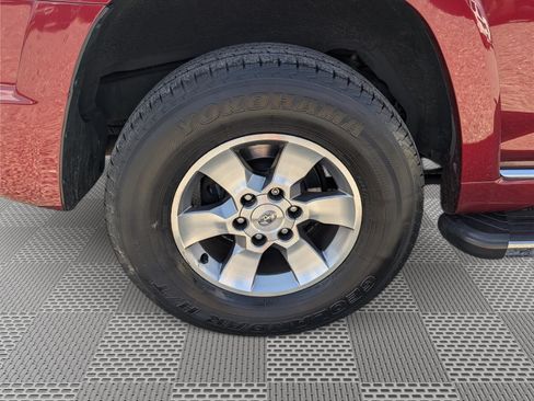 Used 2013 Toyota 4Runner SR5 w/ Convenience Pkg AWD/4WD image 9