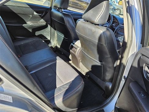 Used 2015 Toyota Camry LE image 13