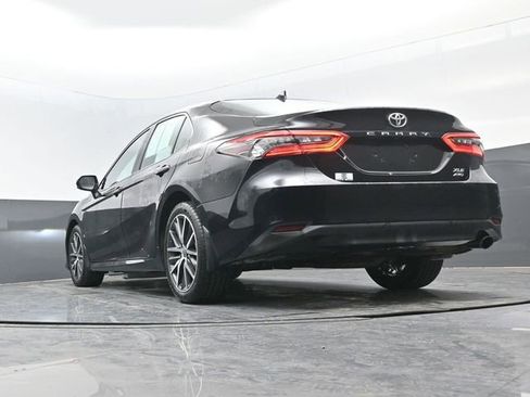 Used 2023 Toyota Camry XLE w/ Cold Weather Package image 17