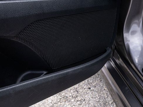 Used 2019 Toyota Camry SE w/ Convenience Package image 32