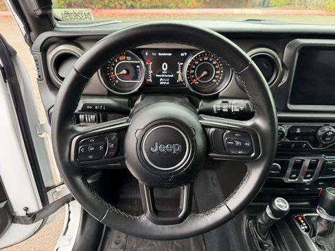 Used 2022 Jeep Wrangler Sport S image 18