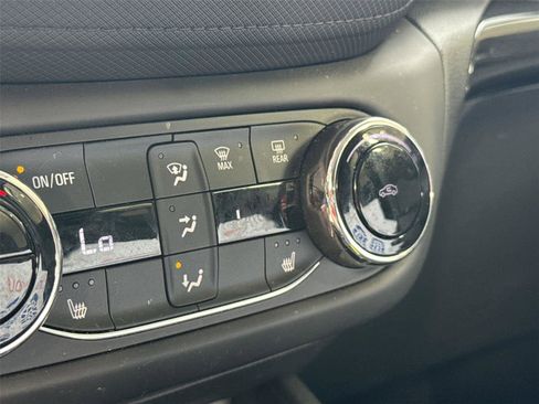 Used 2023 Chevrolet TrailBlazer LT w/ Convenience Package FWD image 18