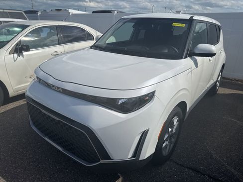 Used 2024 Kia Soul LX w/ Option Group 015 image 28
