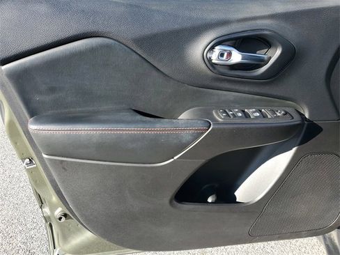 Used 2021 Jeep Cherokee Trailhawk w/ Sun, Sound & Nav Group image 9