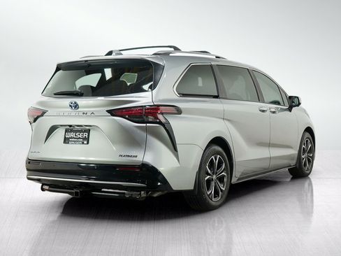 Used 2025 Toyota Sienna Platinum AWD/4WD image 7