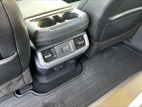 Used 2022 Ford F150 Lariat image 11