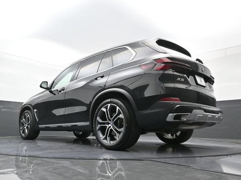 Used 2026 BMW X5 xDrive40i AWD/4WD image 25
