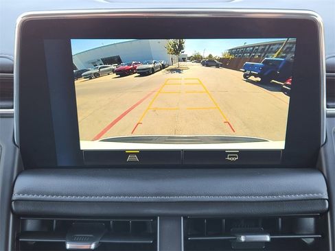 Used 2024 Chevrolet Suburban LT image 19