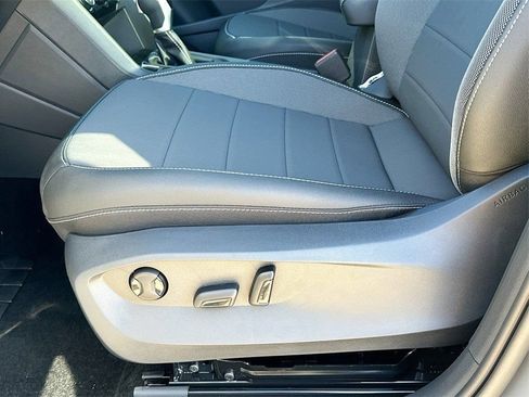 Used 2024 Volkswagen Taos SE FWD image 20