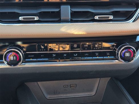 Certified 2025 Chevrolet Equinox ACTIV w/ Safety and Technology Package image 16