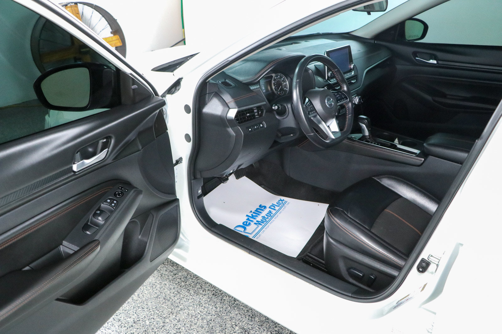 Used 2021 Nissan Altima 2.5 SR FWD image 3