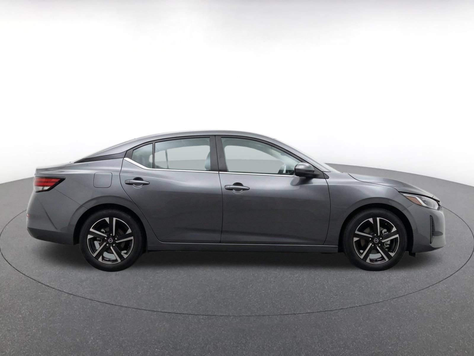 Used 2025 Nissan Sentra SV FWD image 9