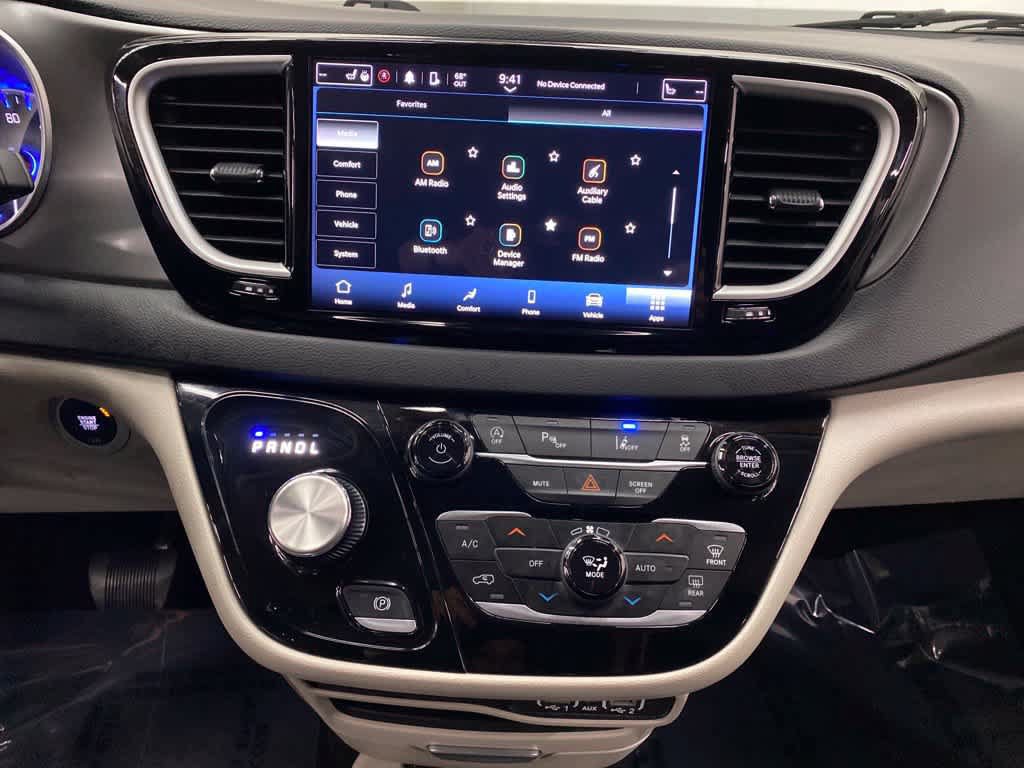 Used 2023 Chrysler Pacifica Touring-L FWD image 24