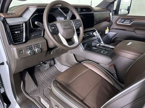 New 2026 GMC Sierra 3500 Denali w/ Denali Reserve Package AWD/4WD image 11