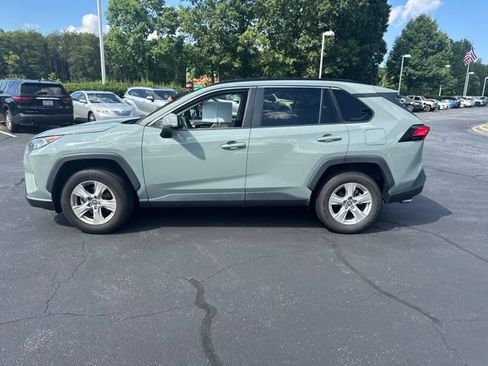 Used 2019 Toyota RAV4 XLE FWD image 8