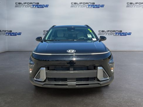 Used 2025 Hyundai Kona SEL FWD image 2