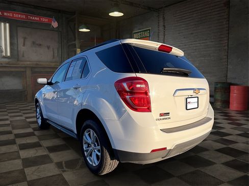 Used 2017 Chevrolet Equinox LT w/ Convenience Package image 5