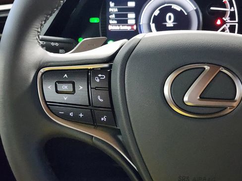 Used 2024 Lexus ES 300h w/ Premium Package image 16