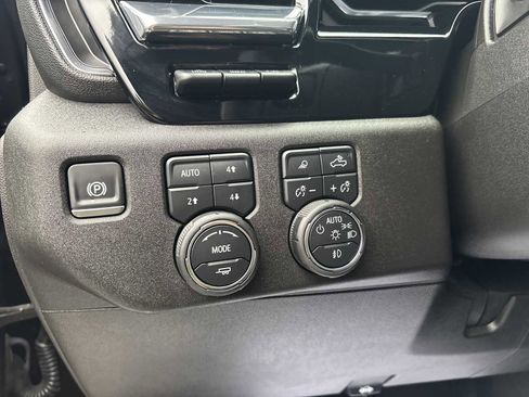 Used 2025 Chevrolet Silverado 3500 LTZ w/ LTZ Premium Package image 22